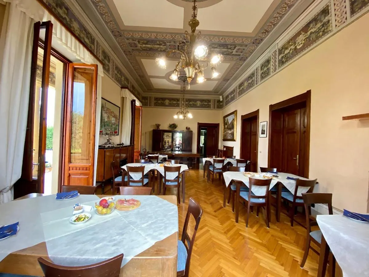 Villa Moorings Barga Italien