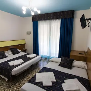 hotel-lucy.hotelinveneto.com/